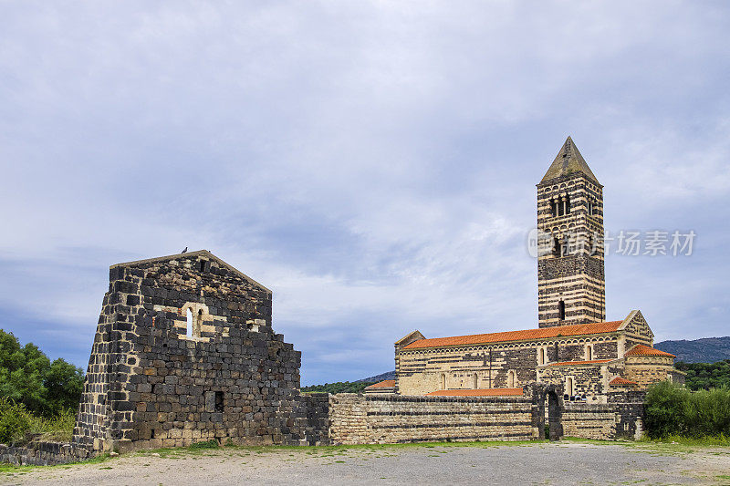 Basilica di Saccargia，位于撒丁岛北部的罗马式建筑